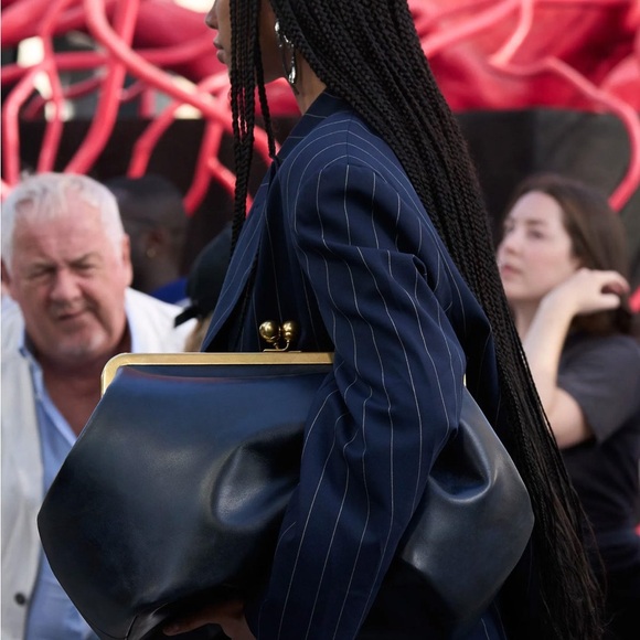 🔥 NWT Coach Large Kisslock Frame Bag – Brass/Black 🔥 - Picture 2 of 11